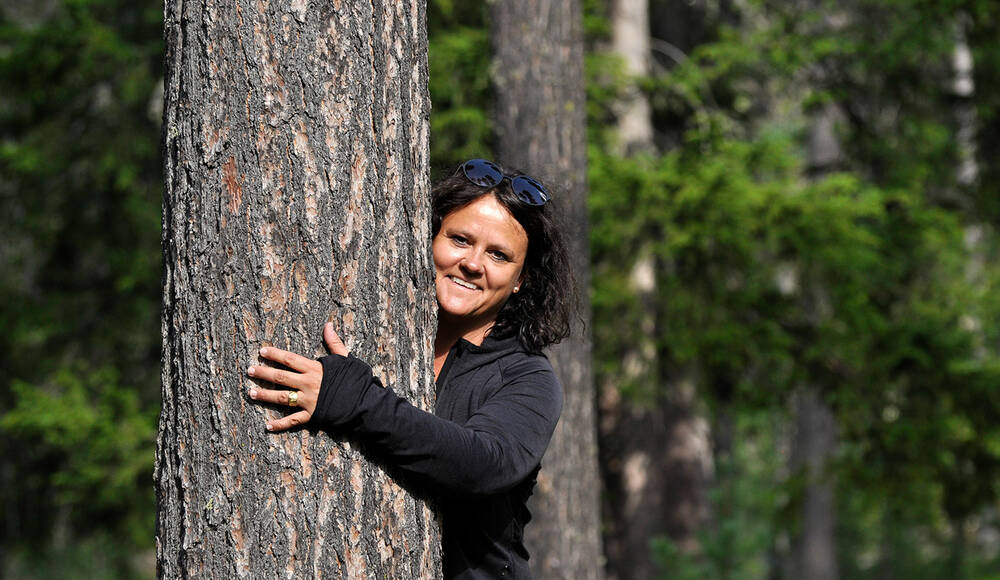HOLZ: Der nahegelegene Taiswald ist für mich ein idealer Erholungsort und gibt mir die Möglichkeit, mich von der Natur inspirieren zu lassen!